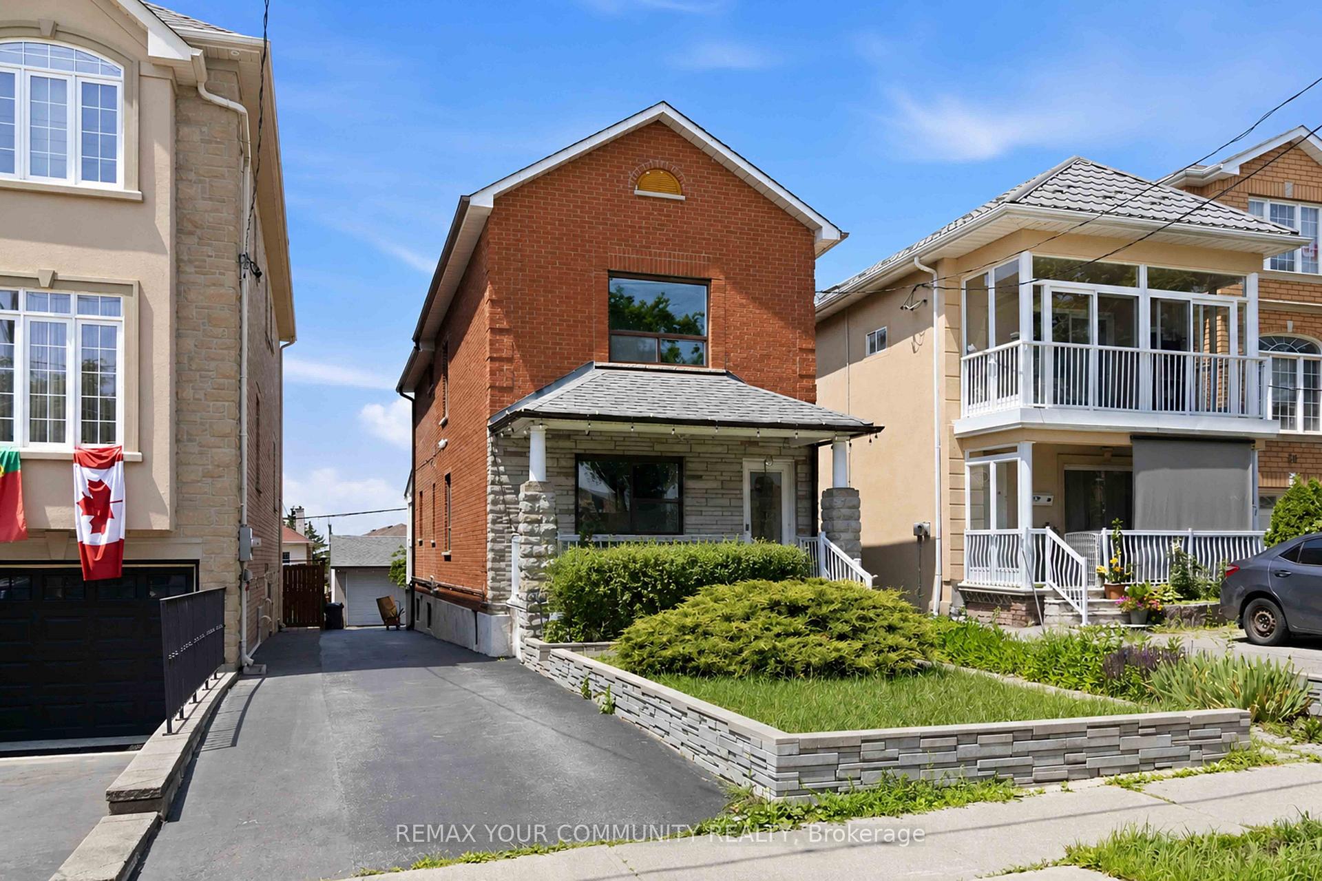 Photo 2 of 32 Kirknewton Road, Toronto, Caledonia-Fairbank — HOMEH