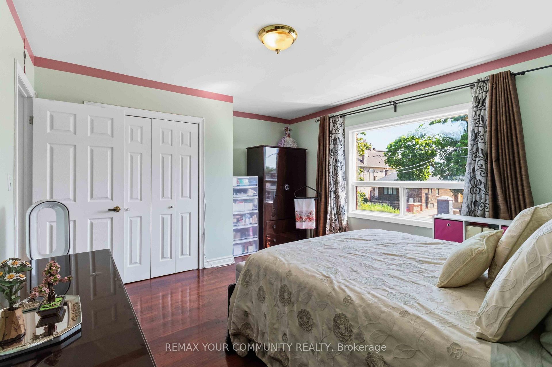 Photo 12 of 32 Kirknewton Road, Toronto, Caledonia-Fairbank — HOMEH