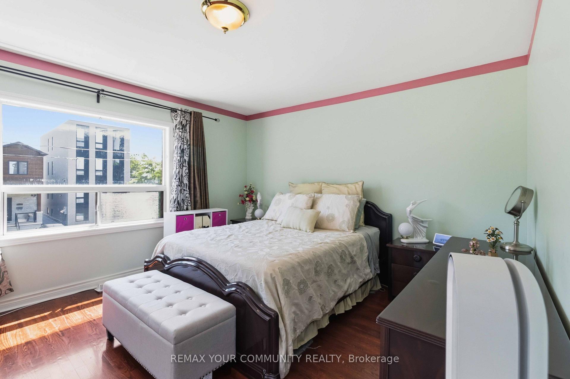 Photo 13 of 32 Kirknewton Road, Toronto, Caledonia-Fairbank — HOMEH