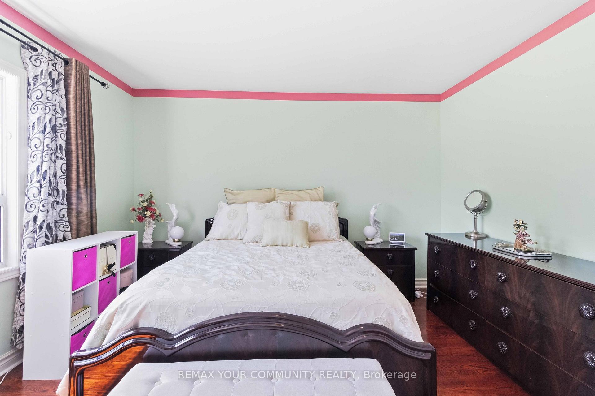 Photo 14 of 32 Kirknewton Road, Toronto, Caledonia-Fairbank — HOMEH