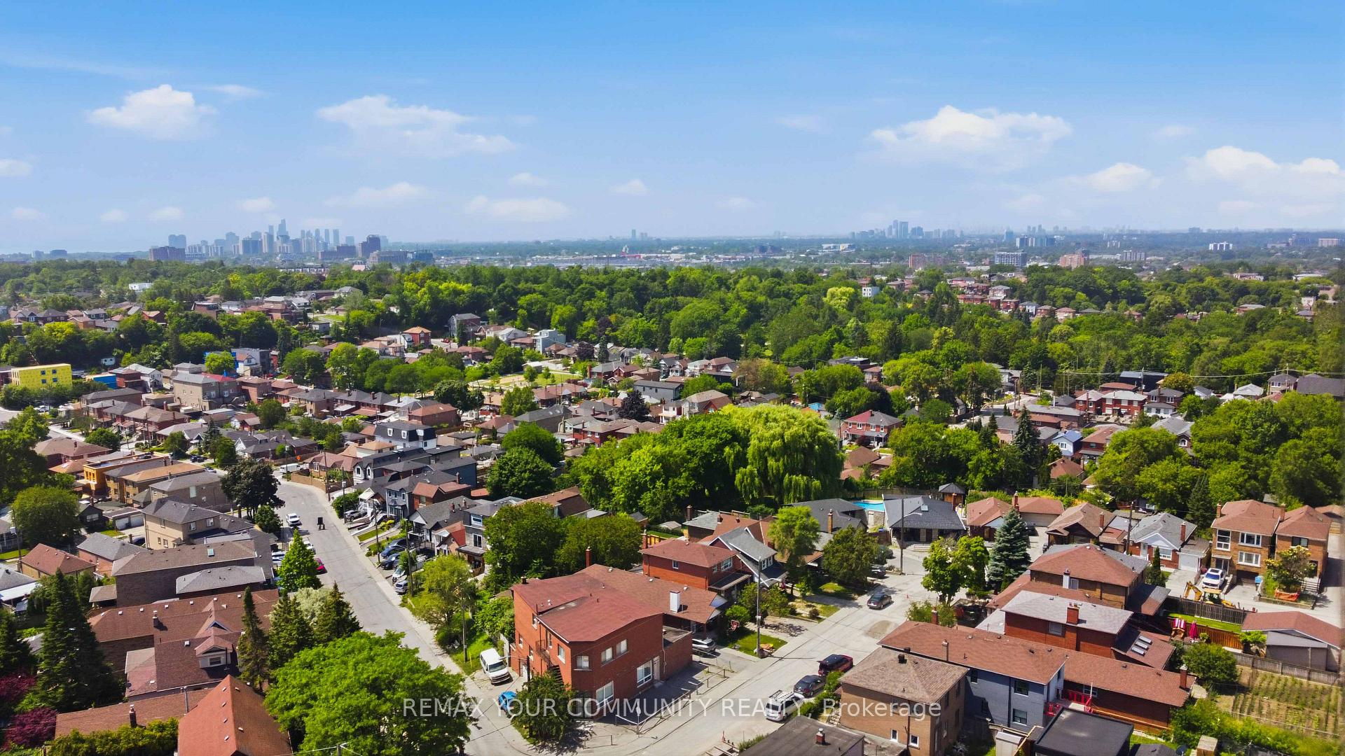 Photo 29 of 32 Kirknewton Road, Toronto, Caledonia-Fairbank — HOMEH