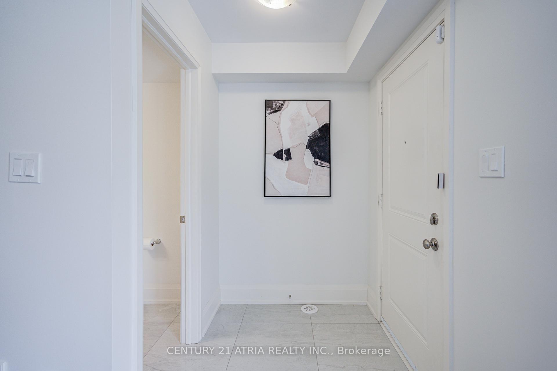 Photo 3 of 49 Cohen Way, Vaughan, Patterson — HOMEH