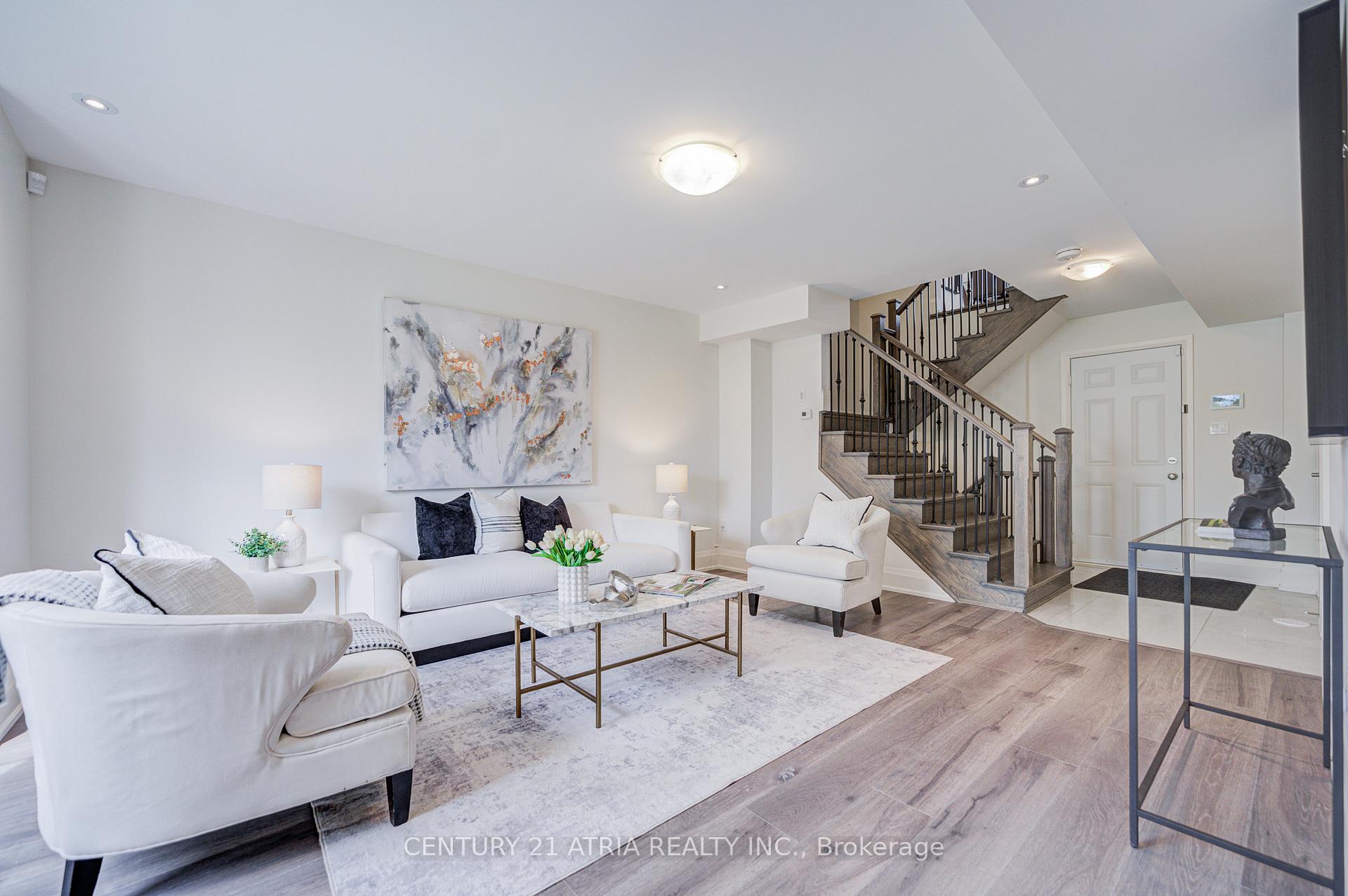 Photo 5 of 49 Cohen Way, Vaughan, Patterson — HOMEH