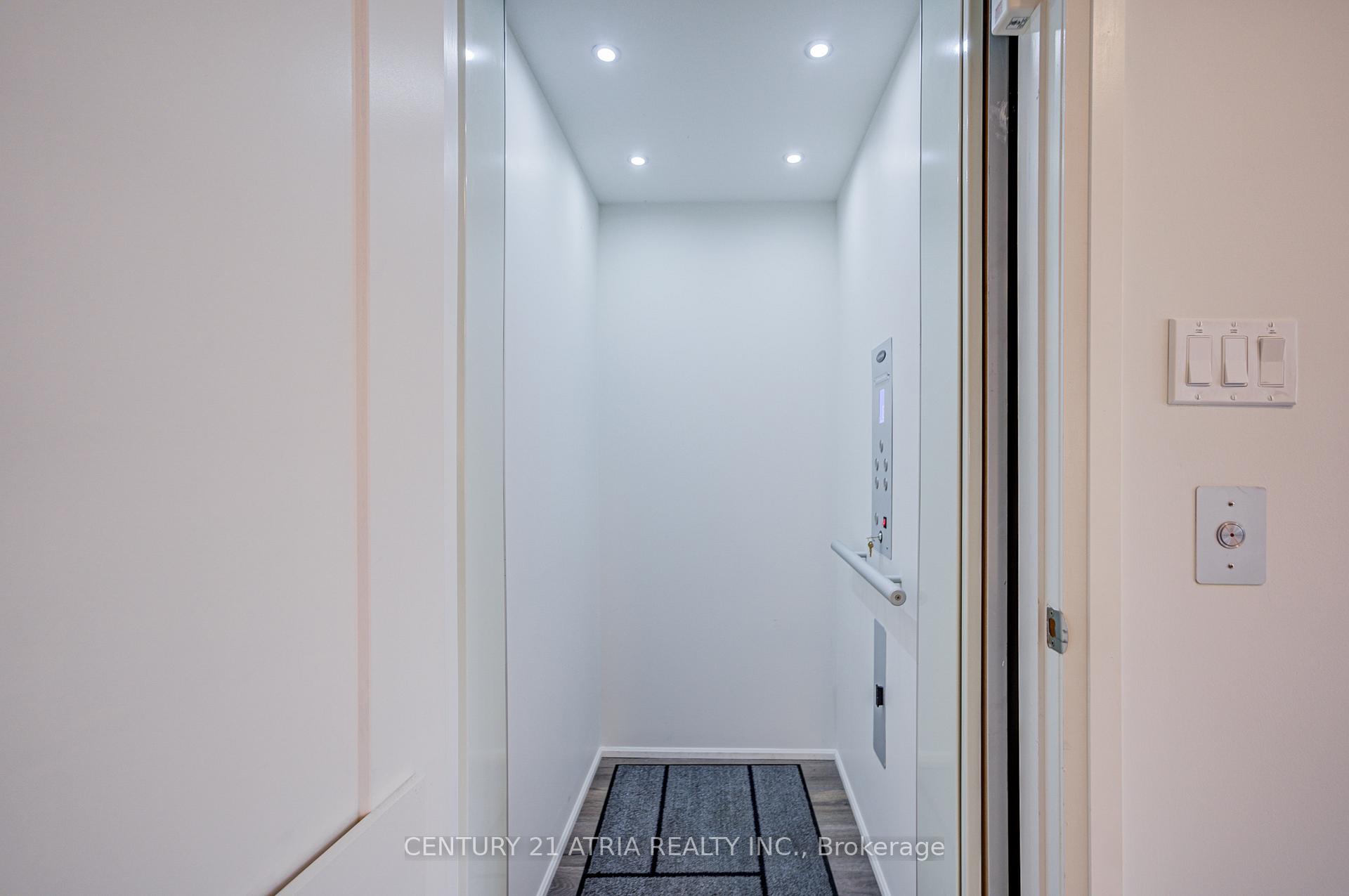 Photo 9 of 49 Cohen Way, Vaughan, Patterson — HOMEH