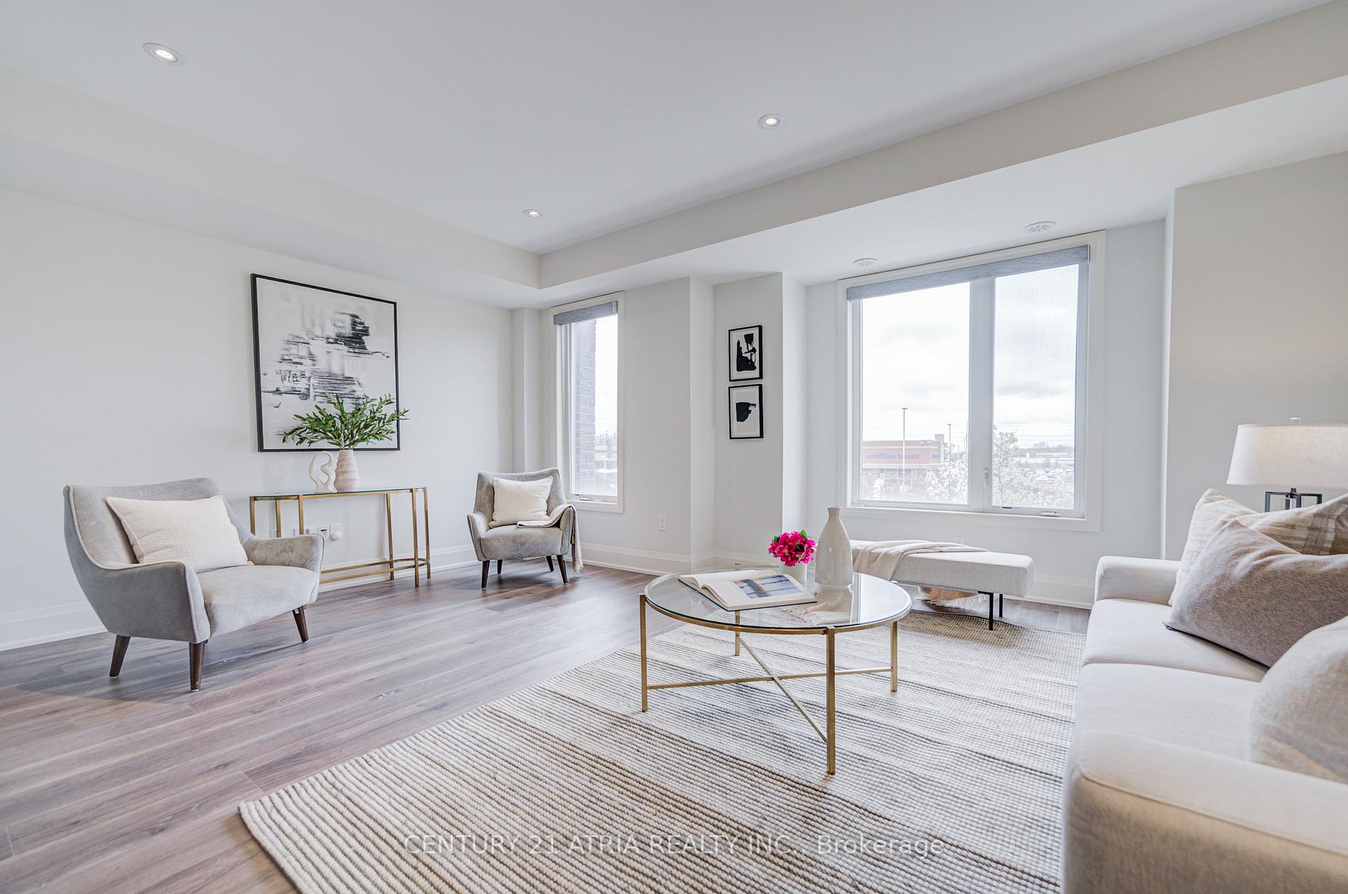 Photo 14 of 49 Cohen Way, Vaughan, Patterson — HOMEH