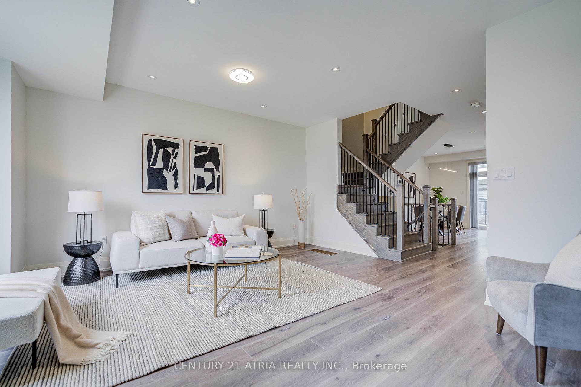 Photo 17 of 49 Cohen Way, Vaughan, Patterson — HOMEH