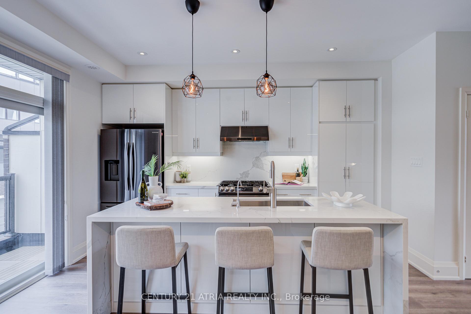 Photo 21 of 49 Cohen Way, Vaughan, Patterson — HOMEH