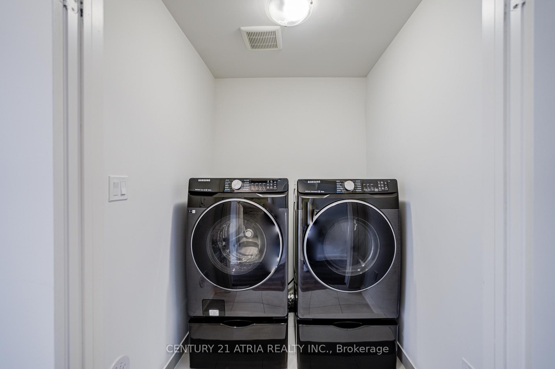 Photo 27 of 49 Cohen Way, Vaughan, Patterson — HOMEH