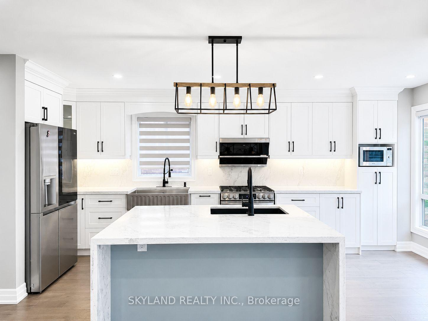 Photo 4 of 12 Silver Linden Drive, Richmond Hill, Langstaff — HOMEH