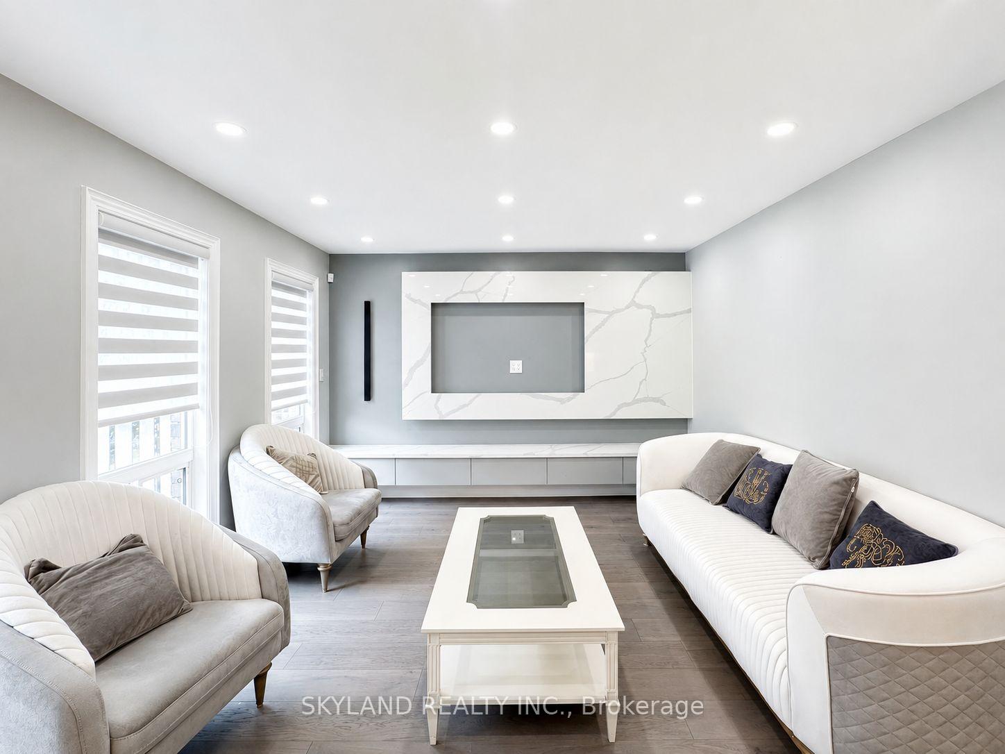 Photo 5 of 12 Silver Linden Drive, Richmond Hill, Langstaff — HOMEH