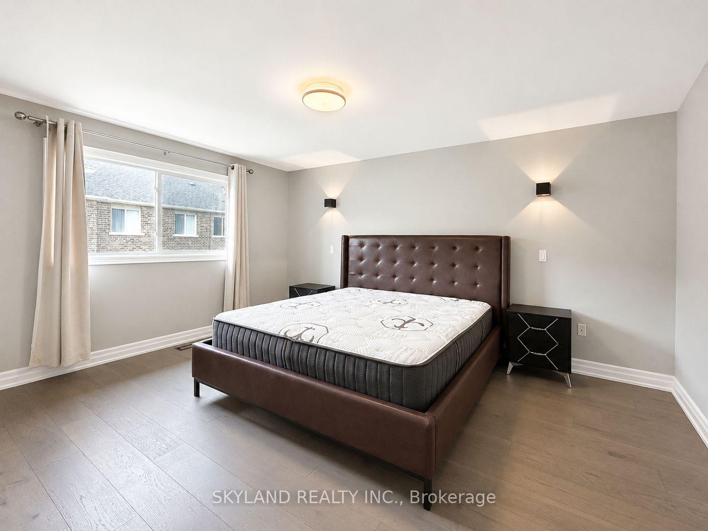 Photo 6 of 12 Silver Linden Drive, Richmond Hill, Langstaff — HOMEH