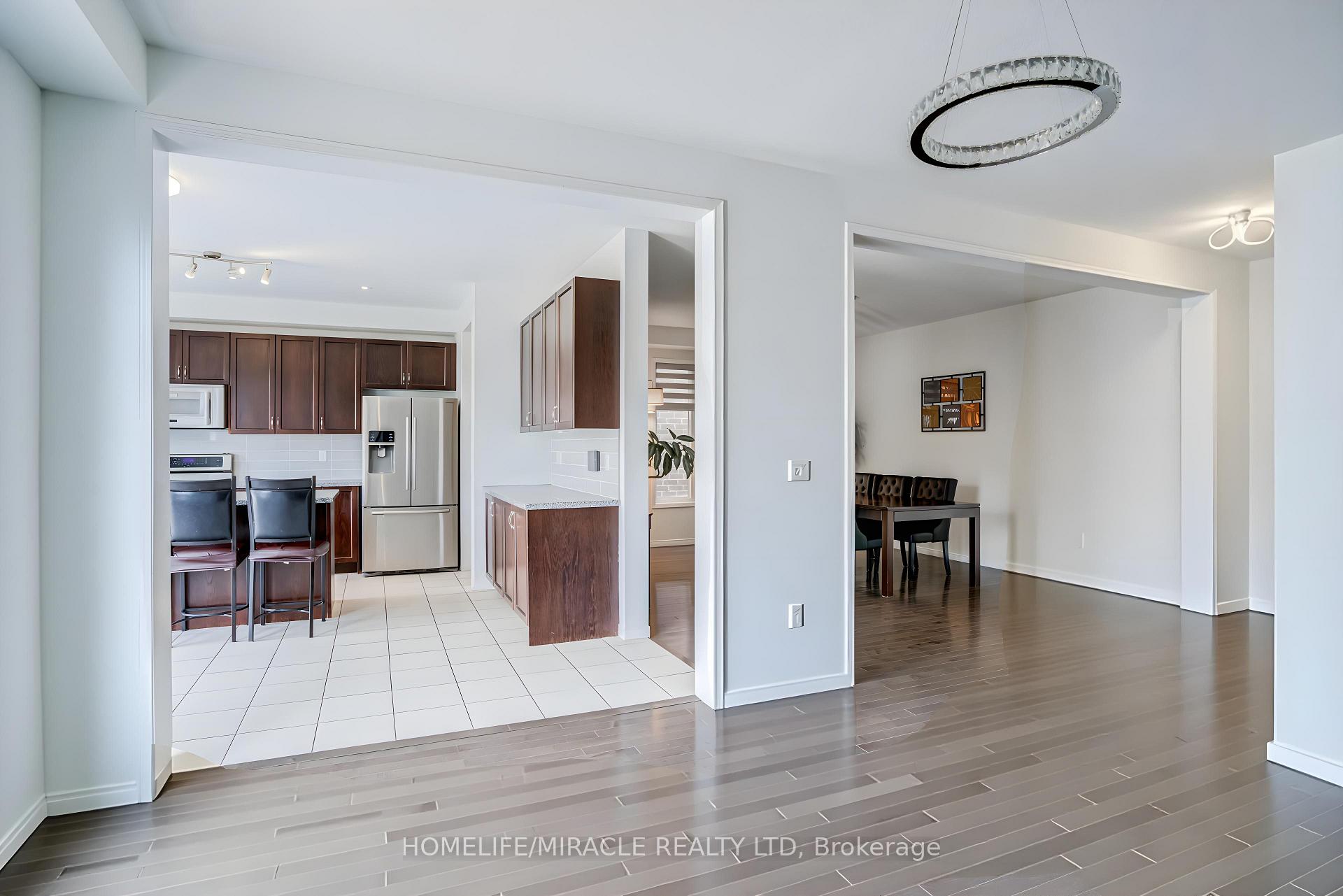 Photo 7 of 118 Cauthers Crescent, New Tecumseth, Alliston — HOMEH