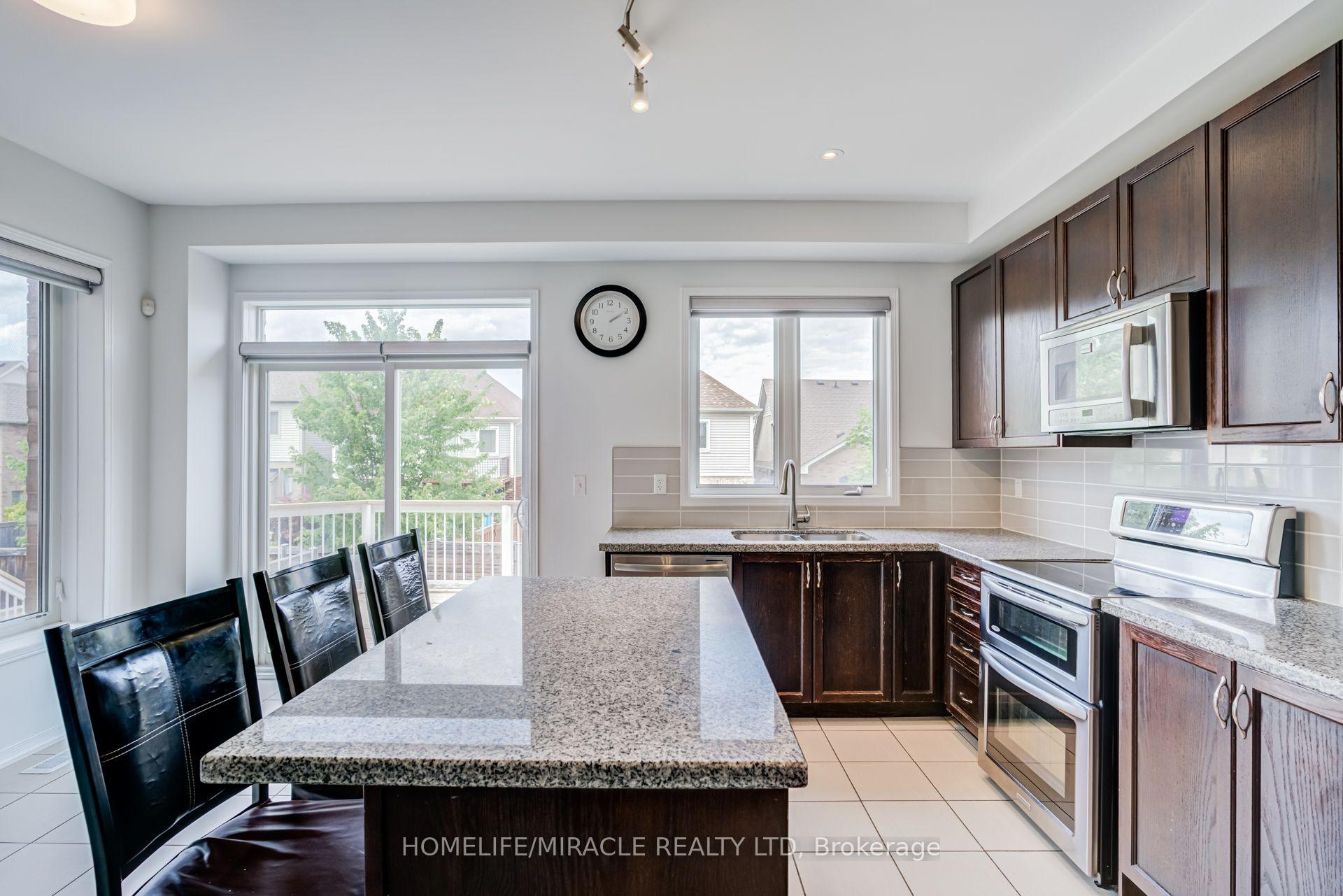 Photo 13 of 118 Cauthers Crescent, New Tecumseth, Alliston — HOMEH