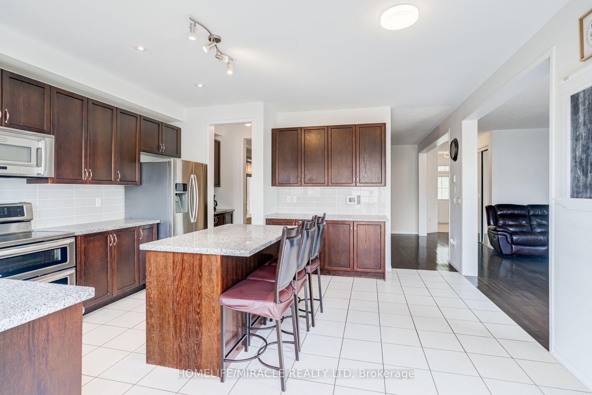 Photo 14 of 118 Cauthers Crescent, New Tecumseth, Alliston — HOMEH