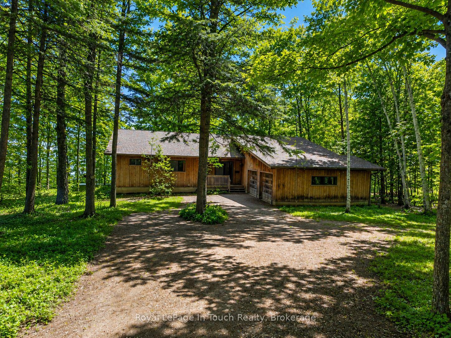 Photo 2 of 54 Lackie Crescent, Tiny, Rural Tiny — HOMEH