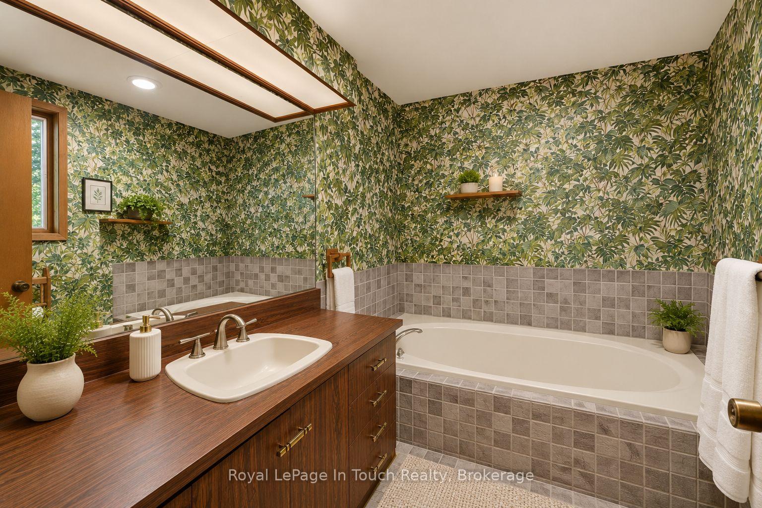 Photo 14 of 54 Lackie Crescent, Tiny, Rural Tiny — HOMEH