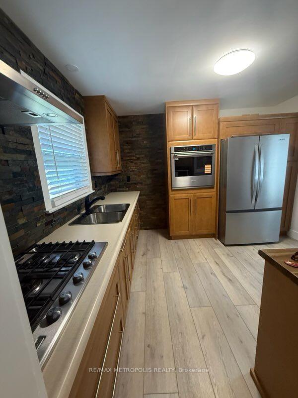 Photo 4 of 6543 Waterworks Road, Sarnia — HOMEH