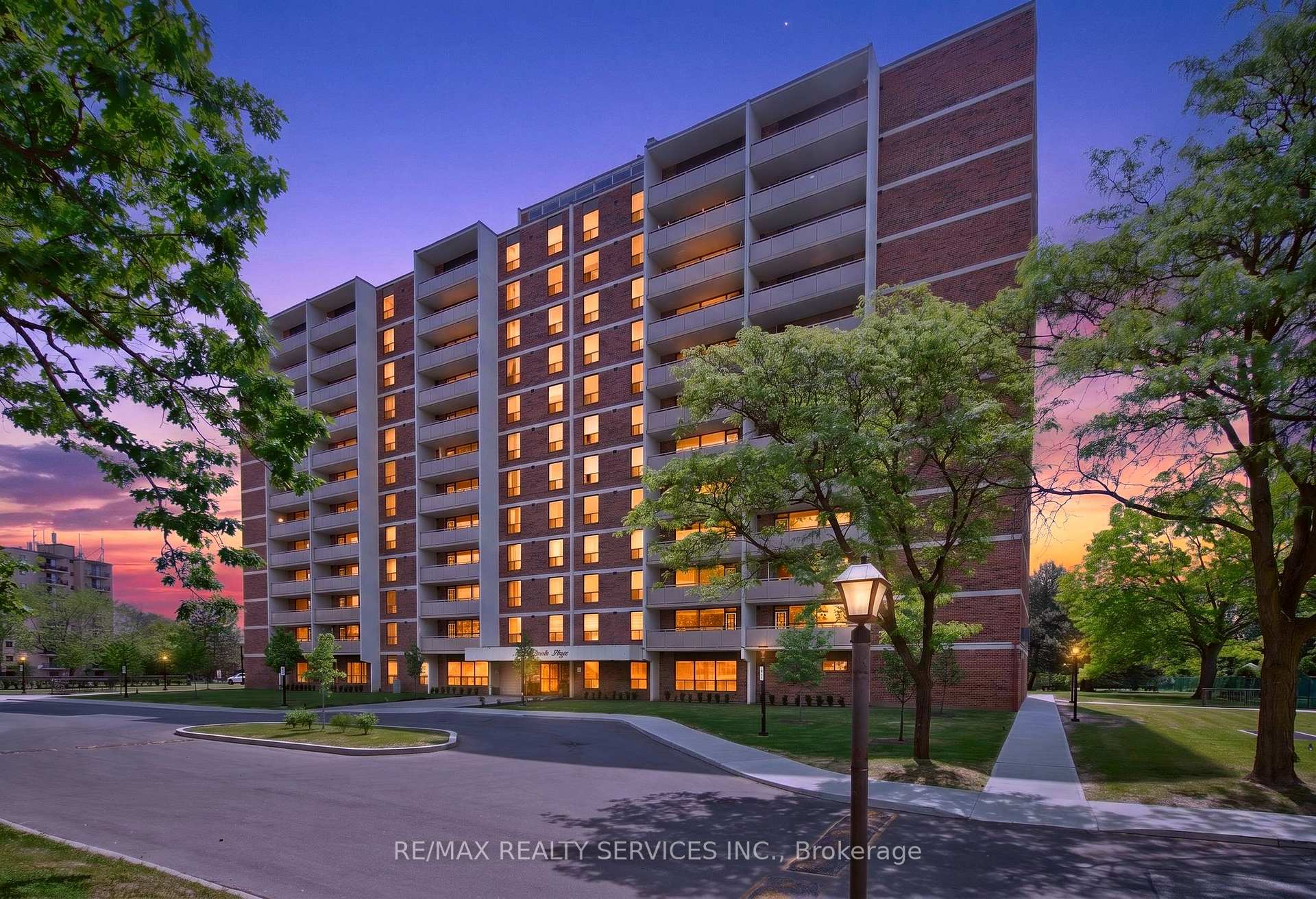 Front of Unit 210, 3120 Kirwin Avenue