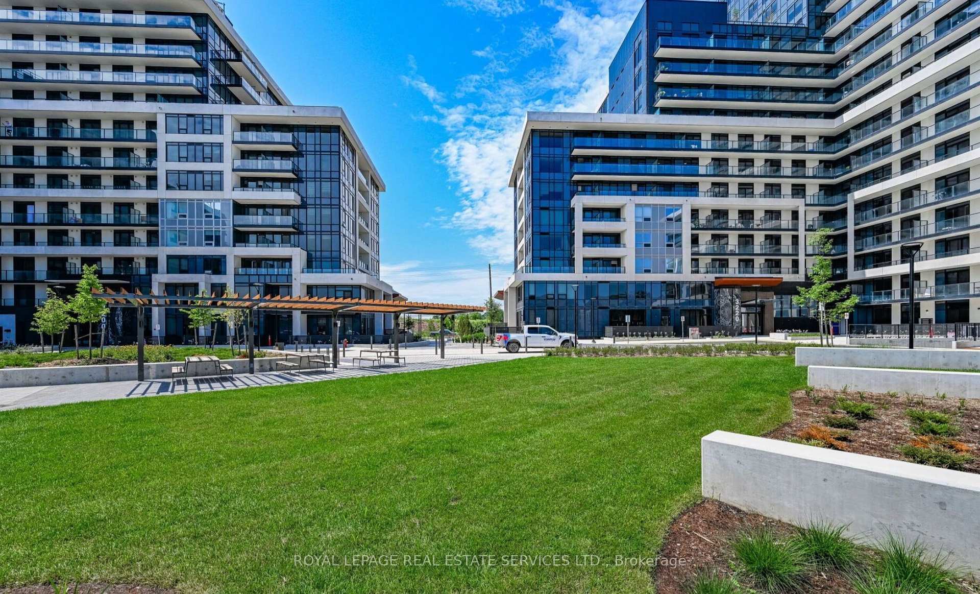Photo 2 of Unit 2201, 3220 William Coltson Avenue, Oakville, Joshua Meadows — HOMEH