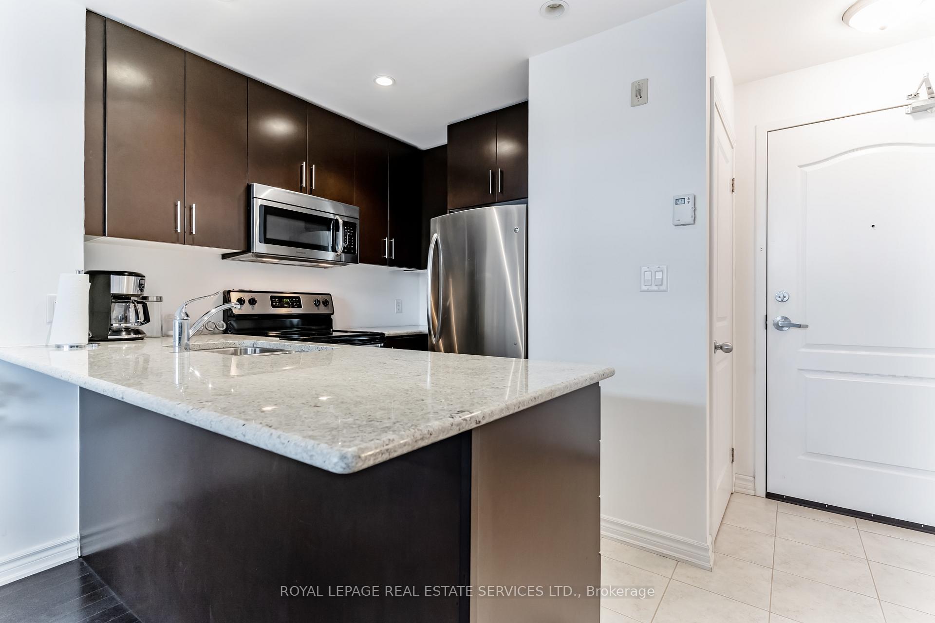 Photo 4 of Unit 404, 5327 Upper Middle Road, Burlington, Orchard — HOMEH