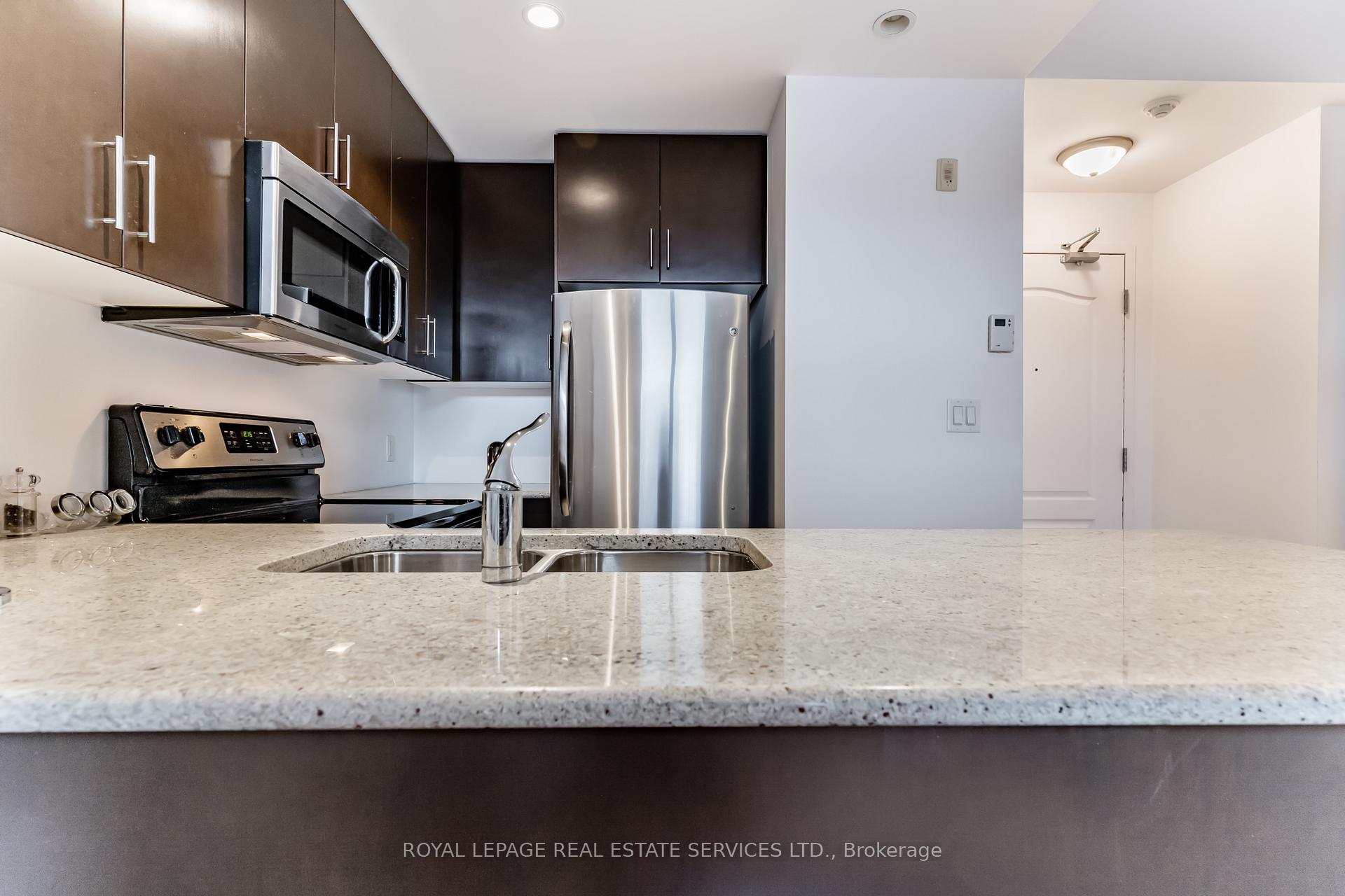 Photo 5 of Unit 404, 5327 Upper Middle Road, Burlington, Orchard — HOMEH