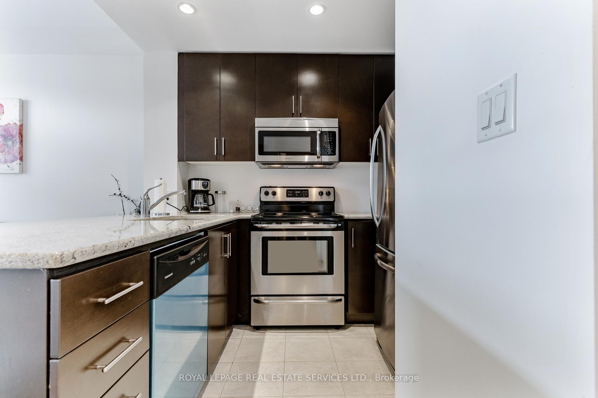 Photo 6 of Unit 404, 5327 Upper Middle Road, Burlington, Orchard — HOMEH