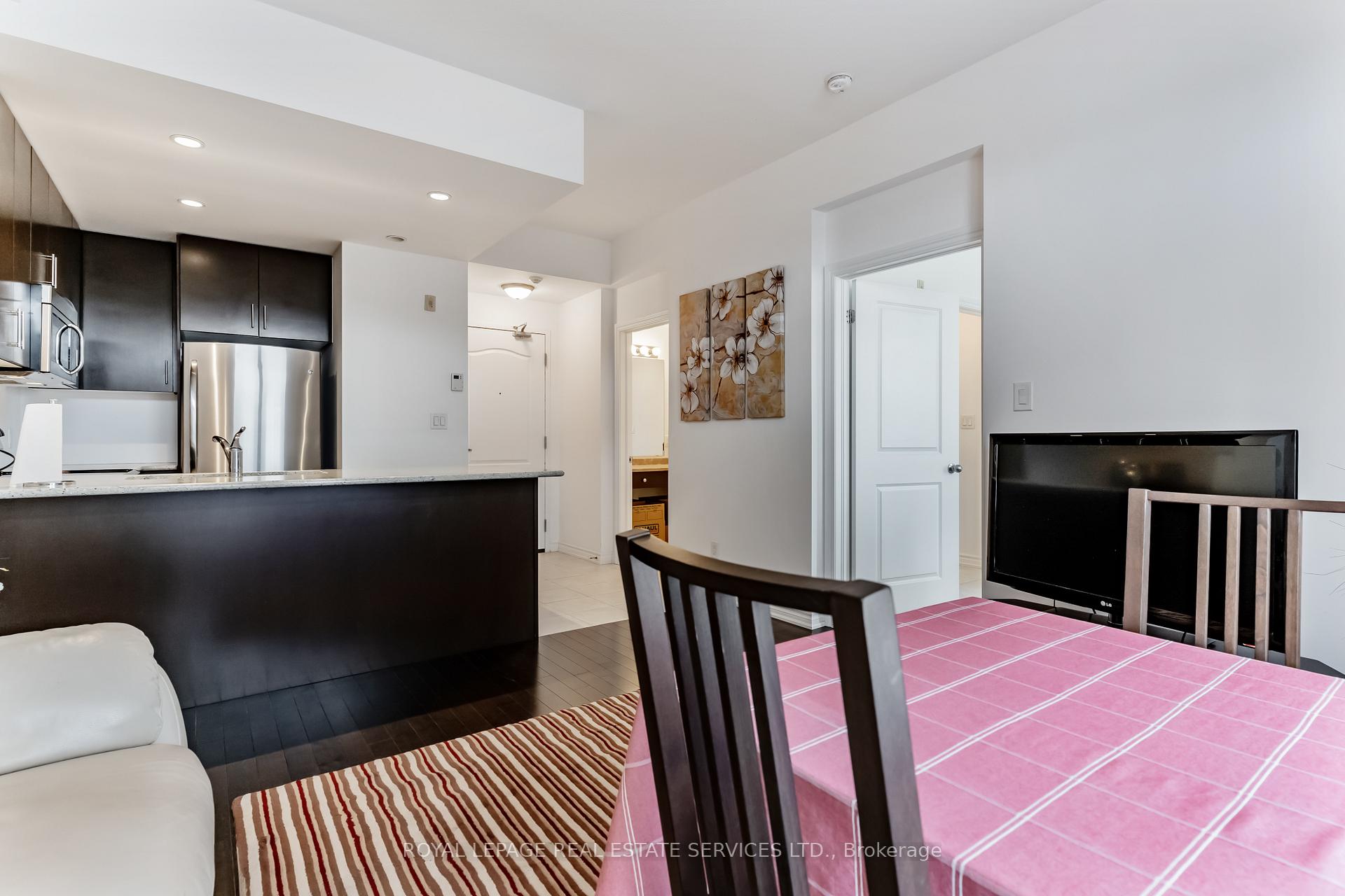 Photo 8 of Unit 404, 5327 Upper Middle Road, Burlington, Orchard — HOMEH
