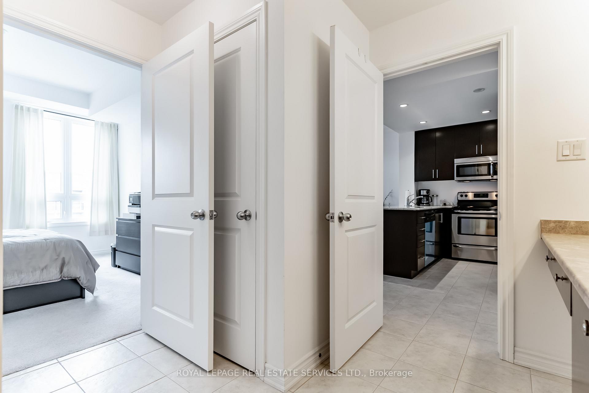 Photo 13 of Unit 404, 5327 Upper Middle Road, Burlington, Orchard — HOMEH
