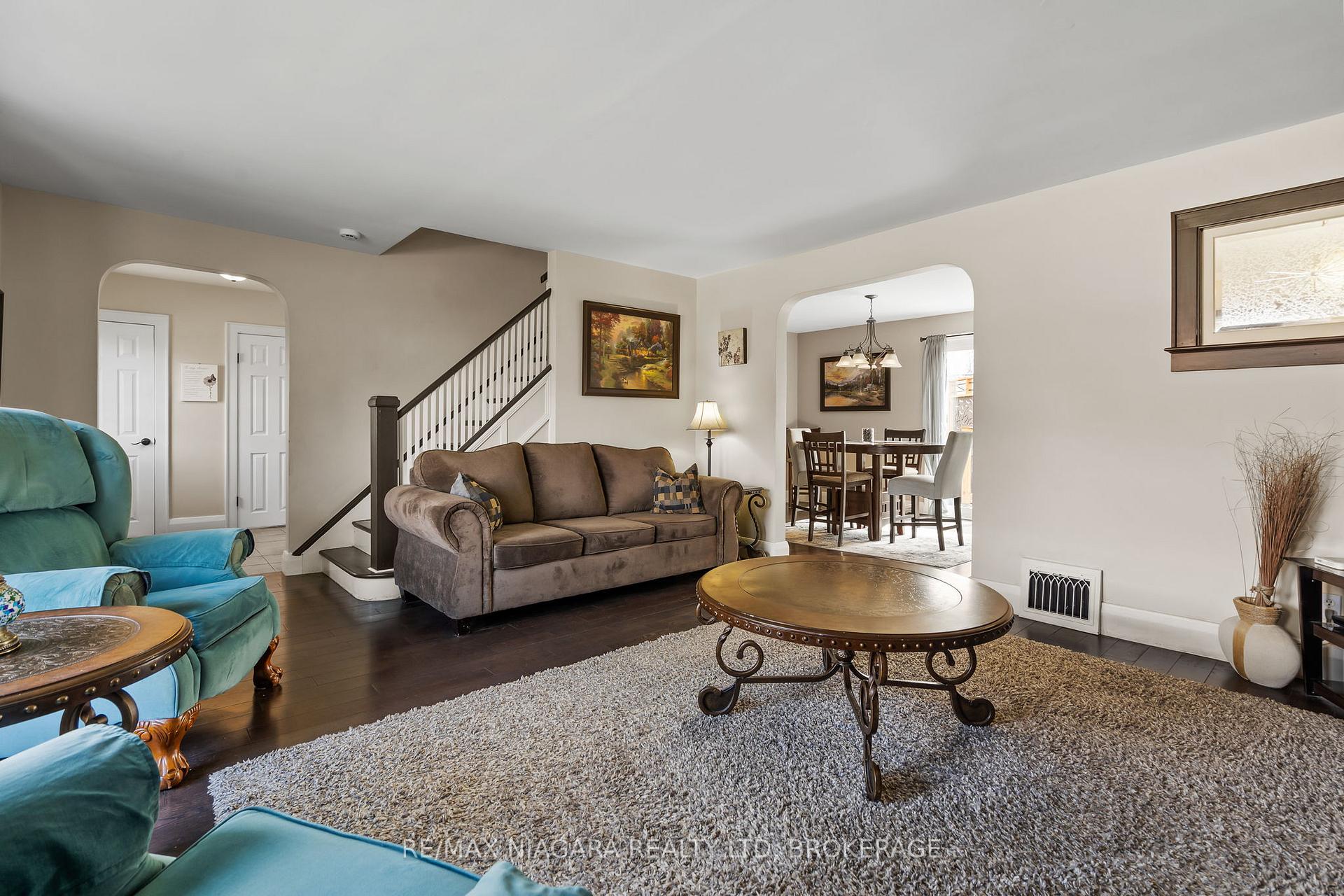 Photo 5 of 124 Neff Street, Port Colborne, Main Street — HOMEH