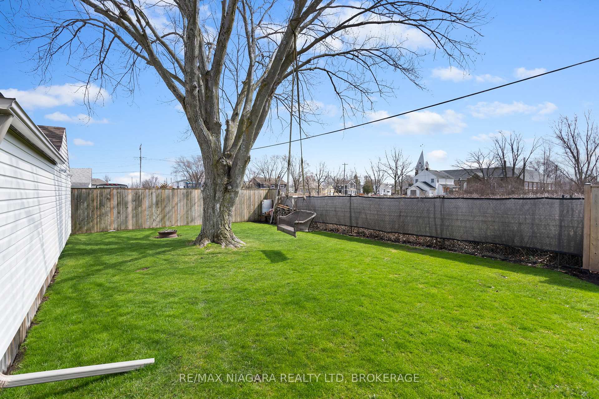 Photo 32 of 124 Neff Street, Port Colborne, Main Street — HOMEH