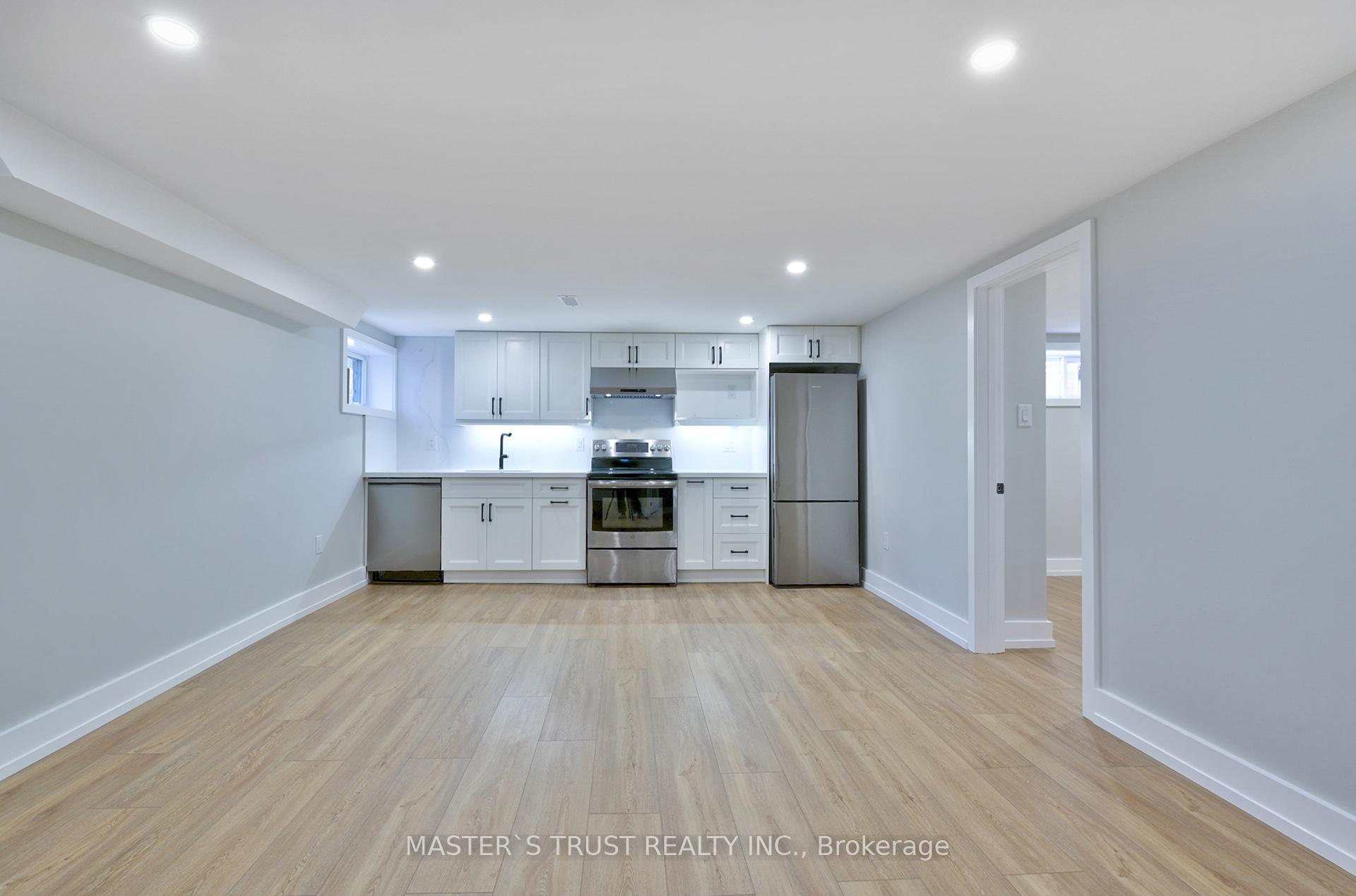 Photo 2 of Unit Unit 2, 28 Florence Drive, Oakville, Central — HOMEH