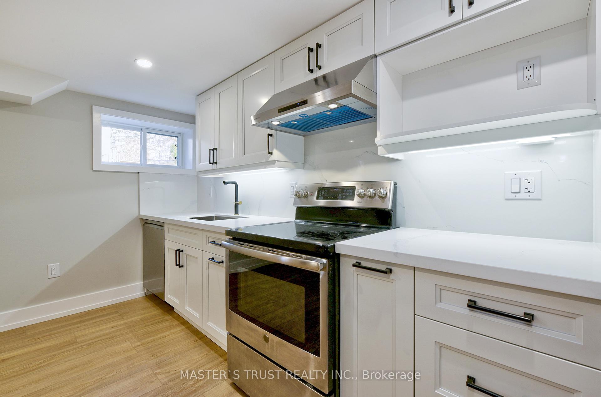 Photo 4 of Unit Unit 2, 28 Florence Drive, Oakville, Central — HOMEH
