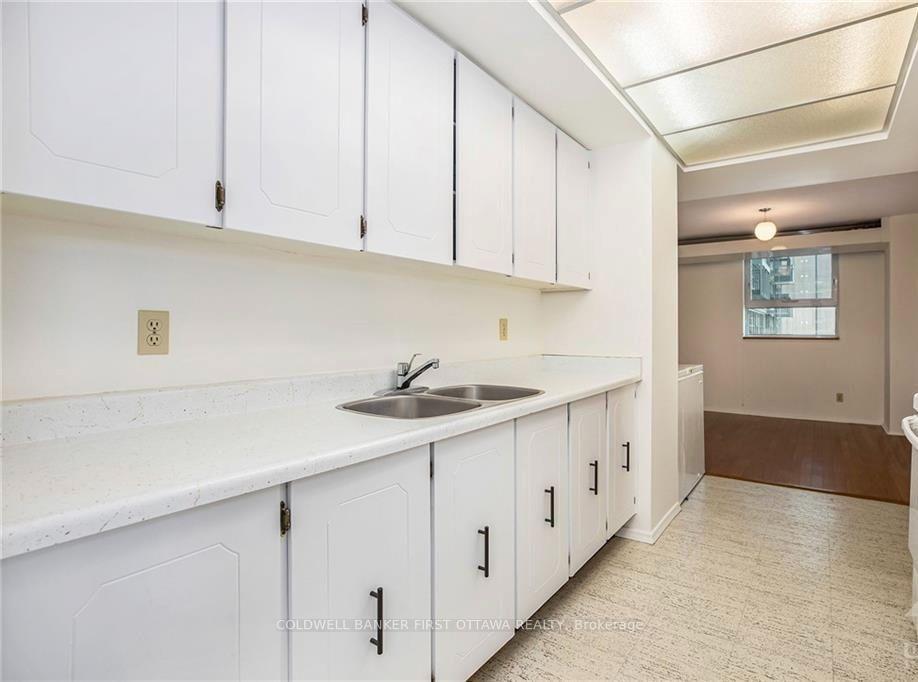 Photo 4 of Unit 510, 555 Brittany Drive, Ottawa, Viscount Alexander Park — HOMEH