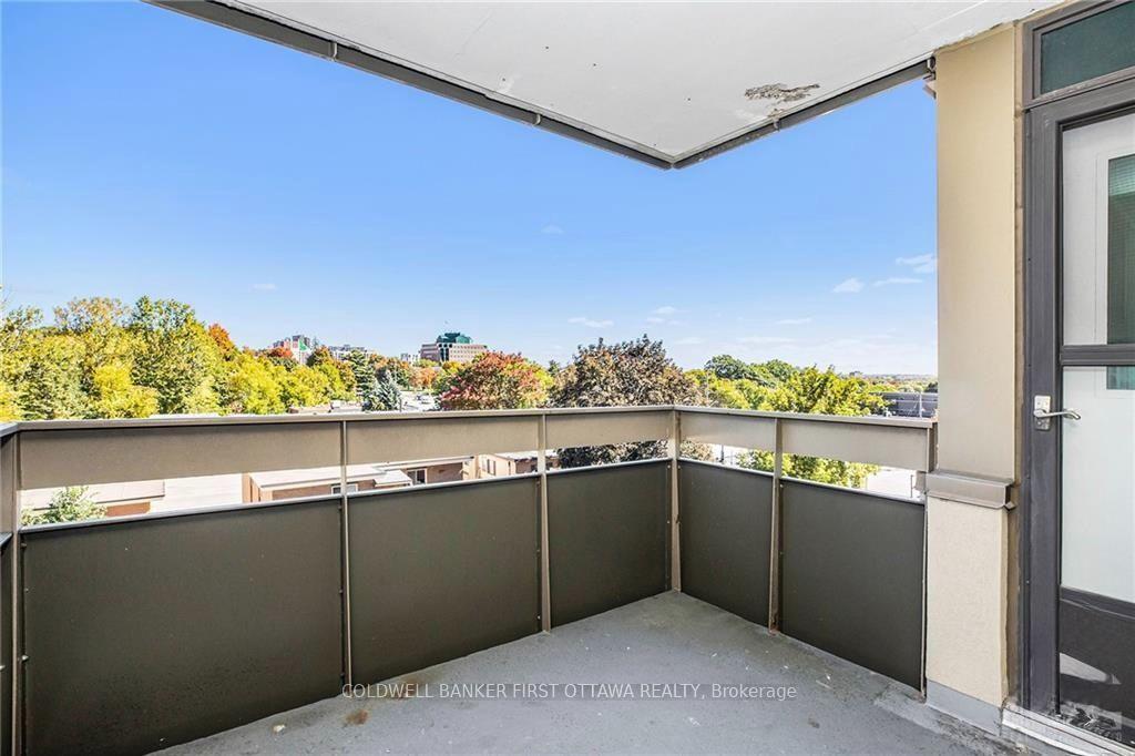Photo 13 of Unit 510, 555 Brittany Drive, Ottawa, Viscount Alexander Park — HOMEH