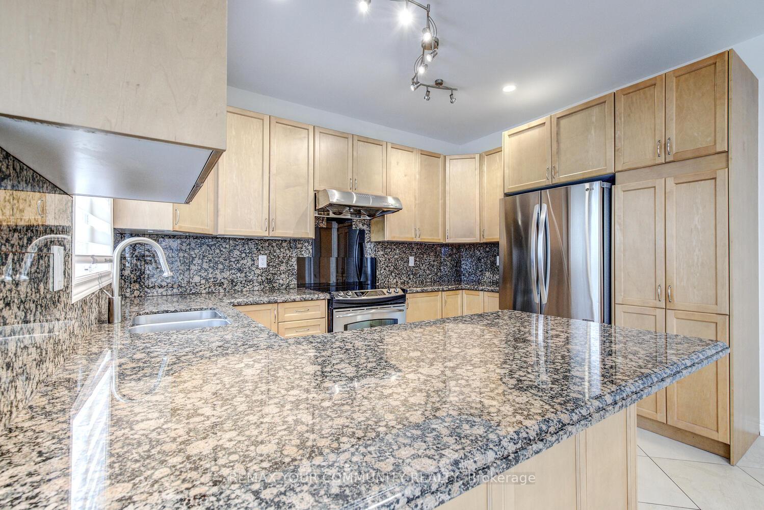 Photo 21 of 76 Ivy Glen Drive, Vaughan, Patterson — HOMEH