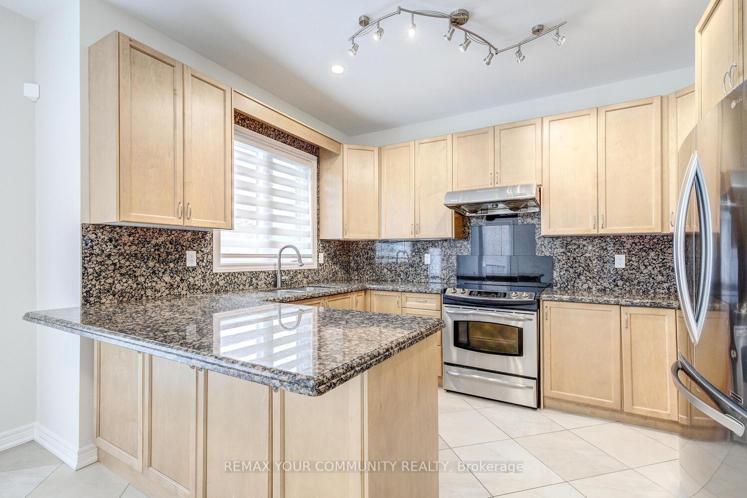 Photo 22 of 76 Ivy Glen Drive, Vaughan, Patterson — HOMEH