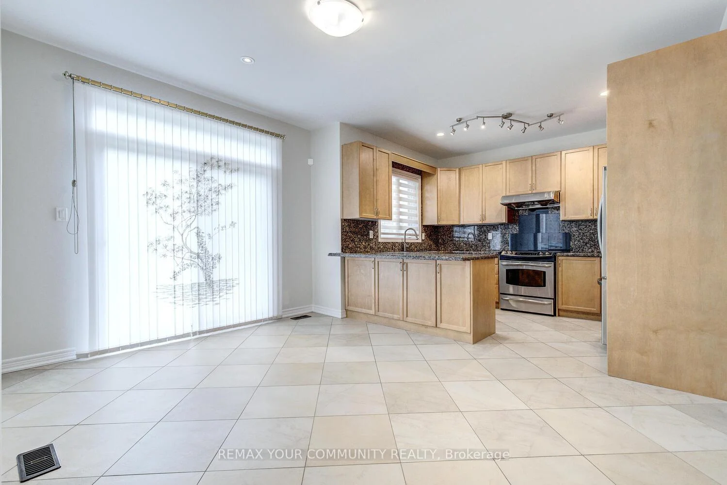 Photo 18 of 76 Ivy Glen Drive, Vaughan, Patterson — HOMEH