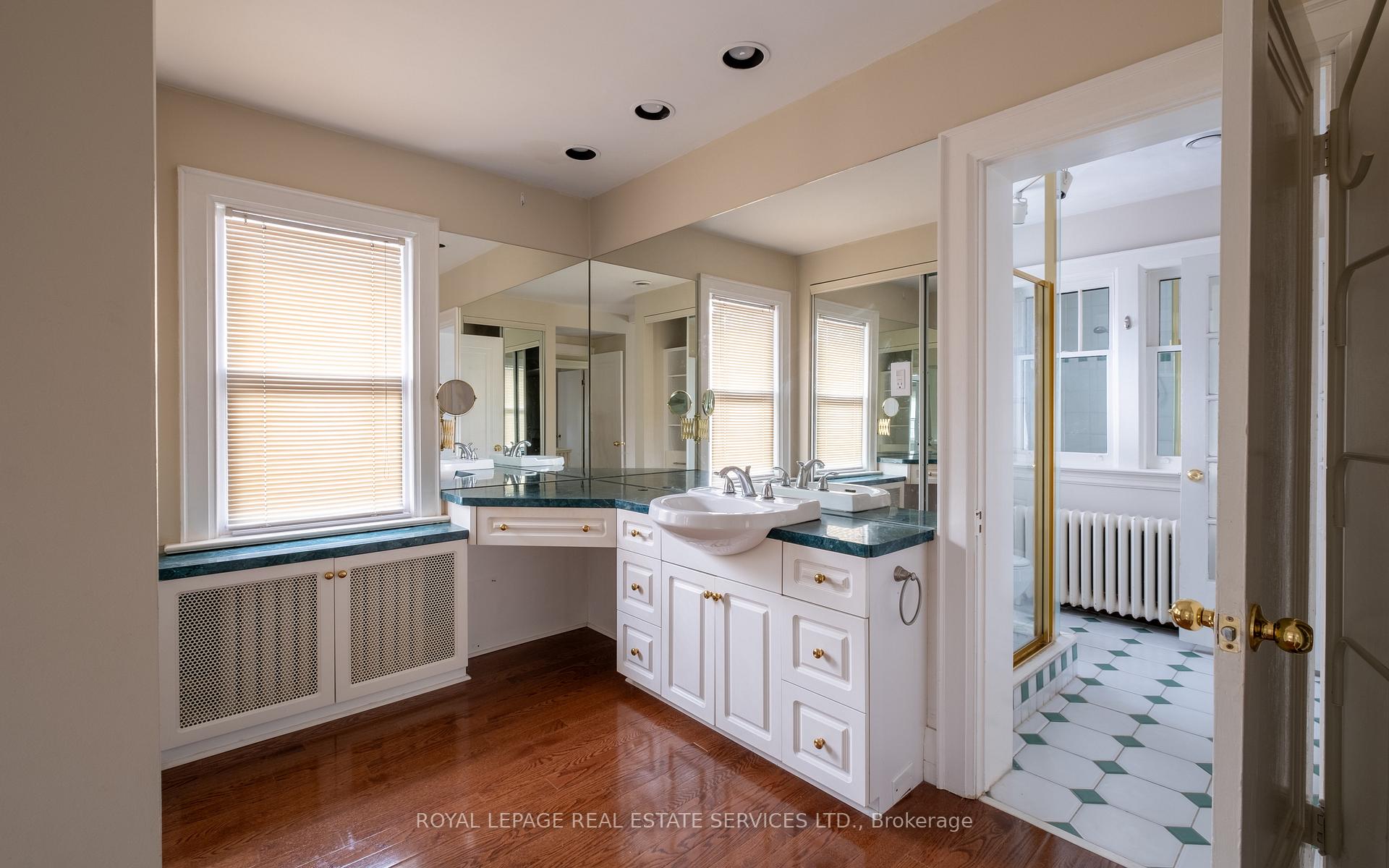 Photo 32 of 56 Ridley Boulevard, Toronto, Bedford Park-Nortown — HOMEH