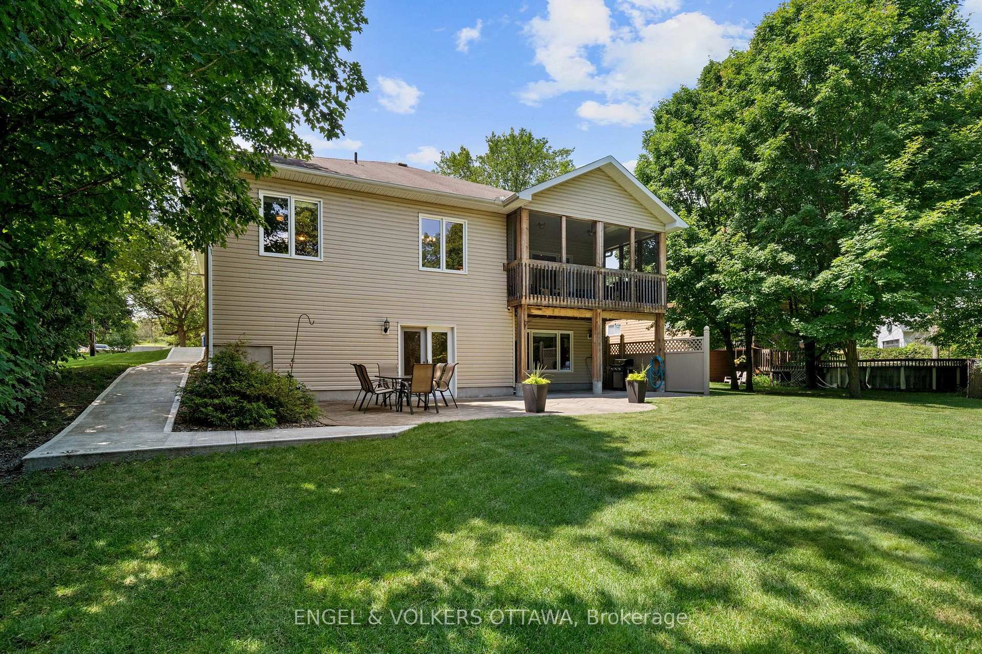 Photo 38 of 876 Center Street, McNab/Braeside, Mcnab/Braeside Twps — HOMEH