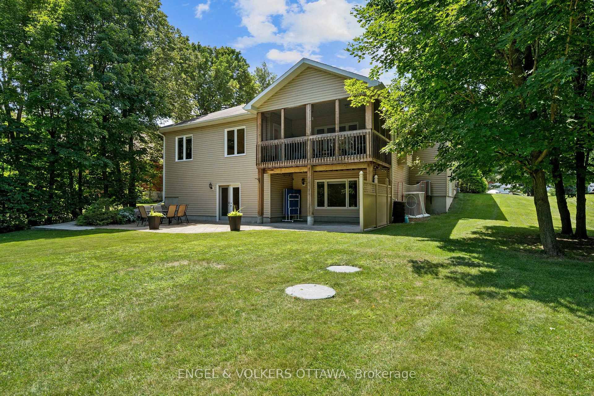 Photo 40 of 876 Center Street, McNab/Braeside, Mcnab/Braeside Twps — HOMEH
