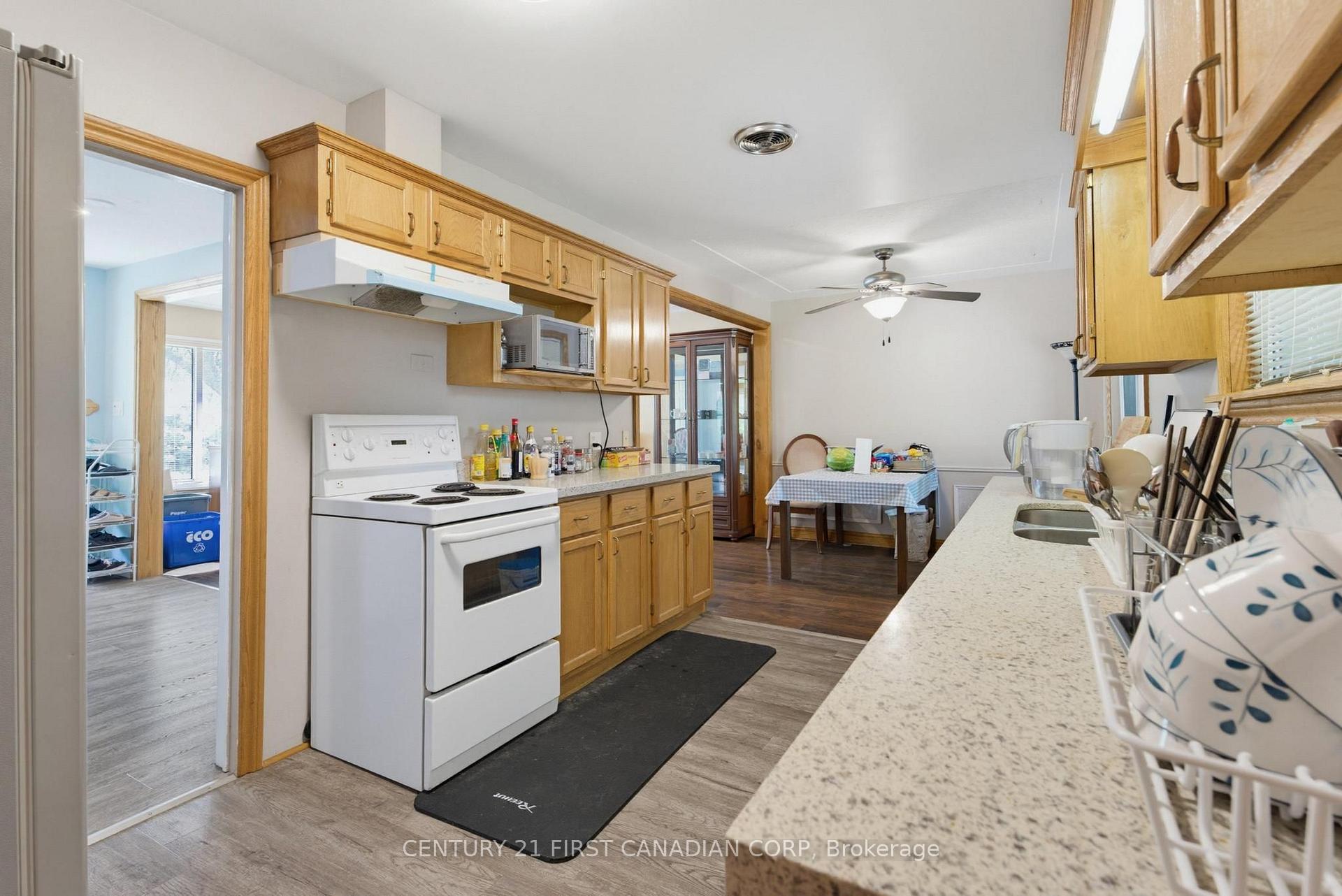 Photo 10 of 478 Coombs Avenue, London, North K — HOMEH