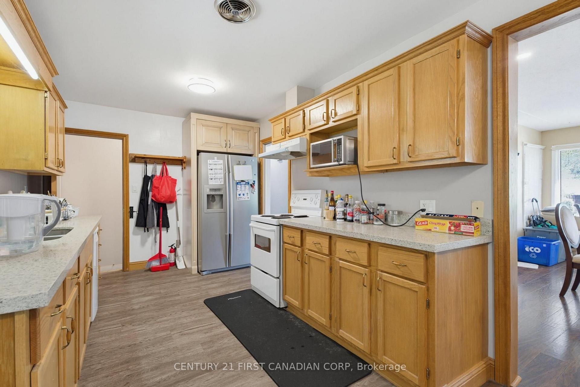 Photo 13 of 478 Coombs Avenue, London, North K — HOMEH