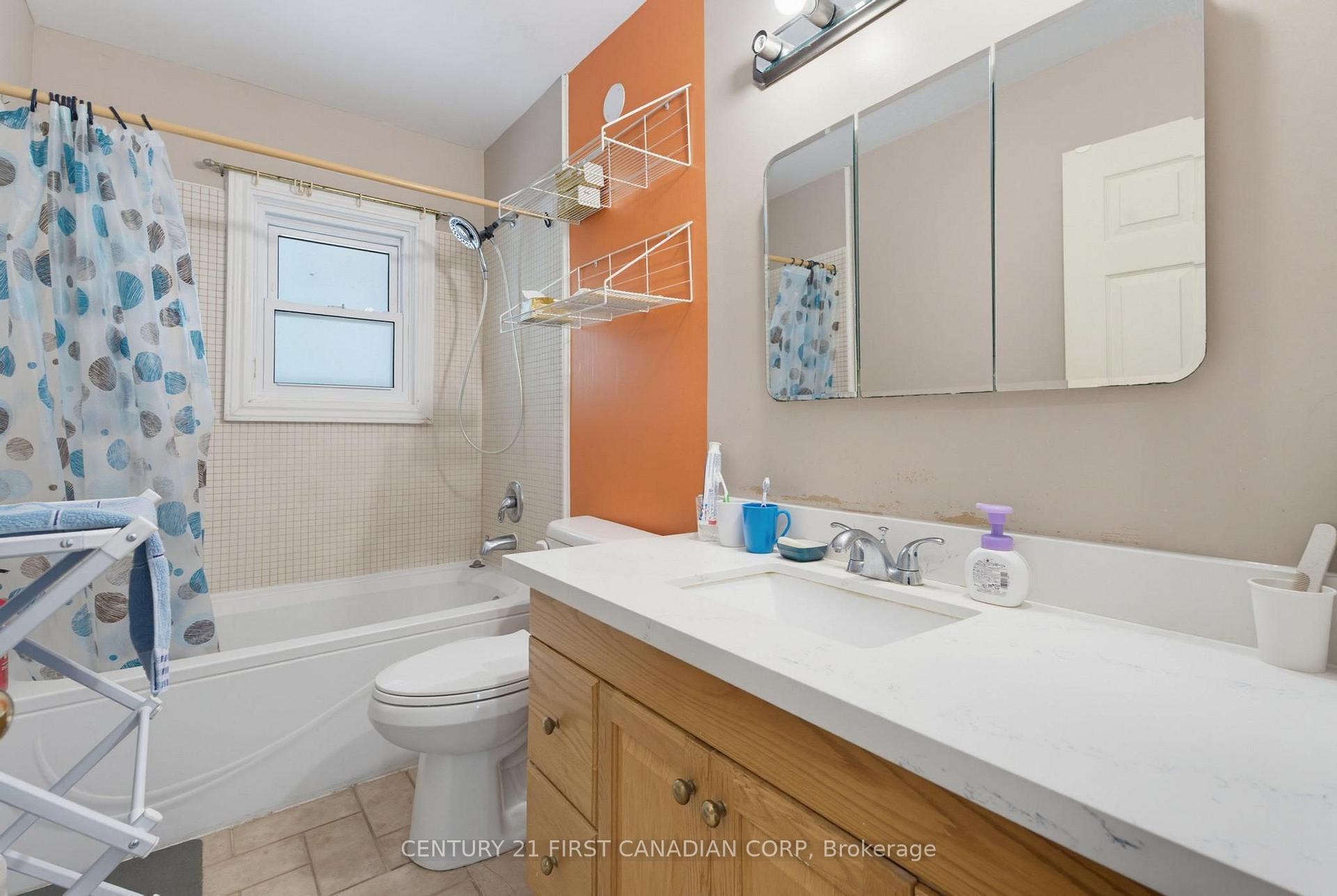 Photo 23 of 478 Coombs Avenue, London, North K — HOMEH