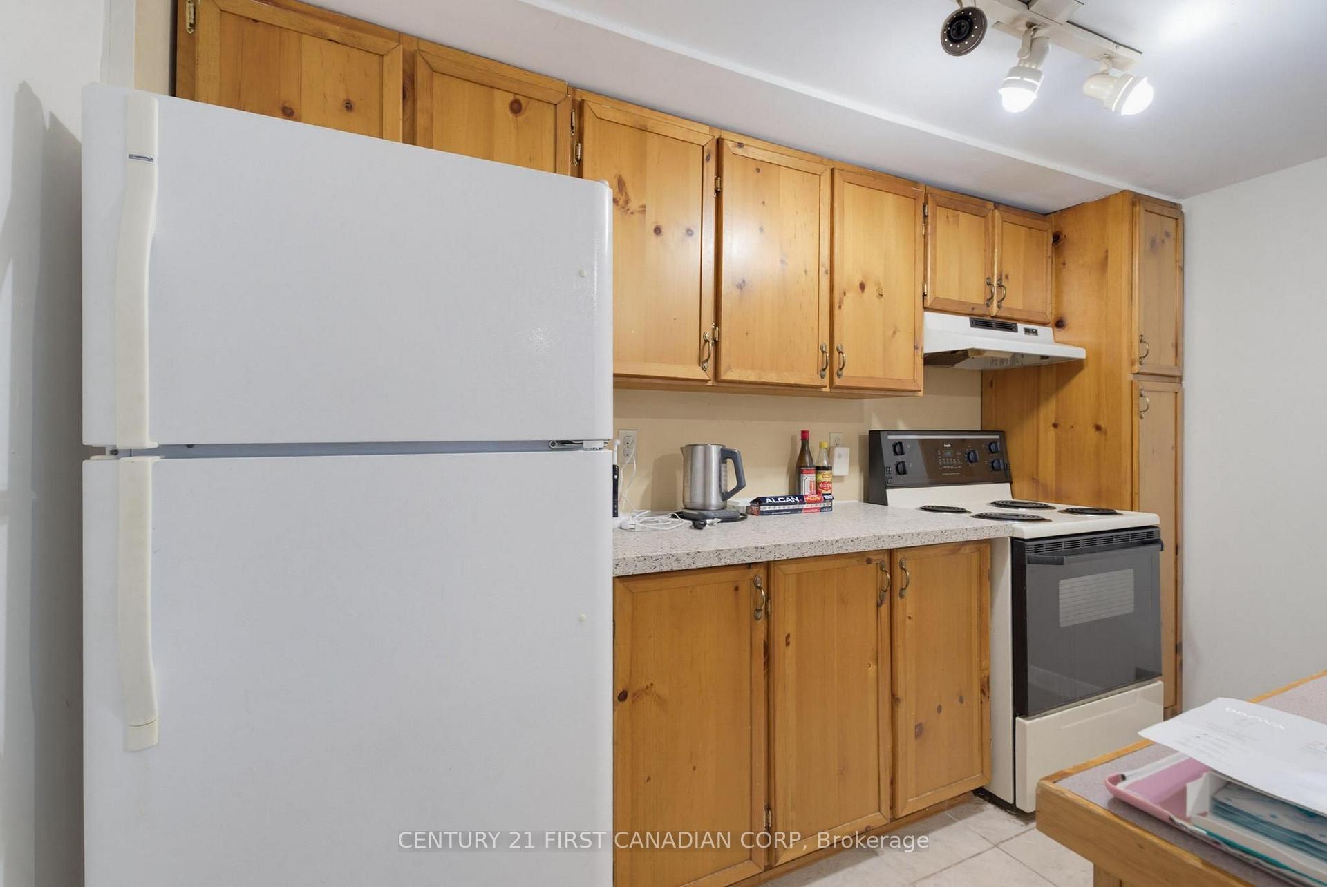 Photo 27 of 478 Coombs Avenue, London, North K — HOMEH