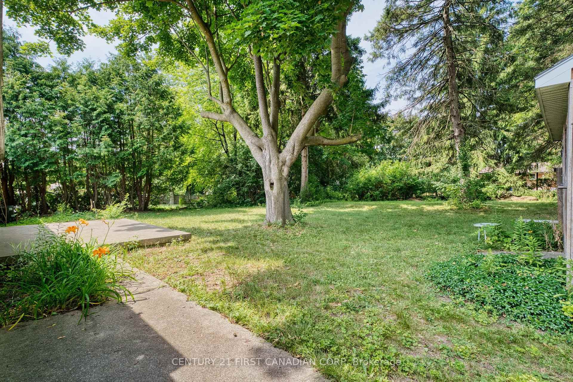 Photo 38 of 478 Coombs Avenue, London, North K — HOMEH