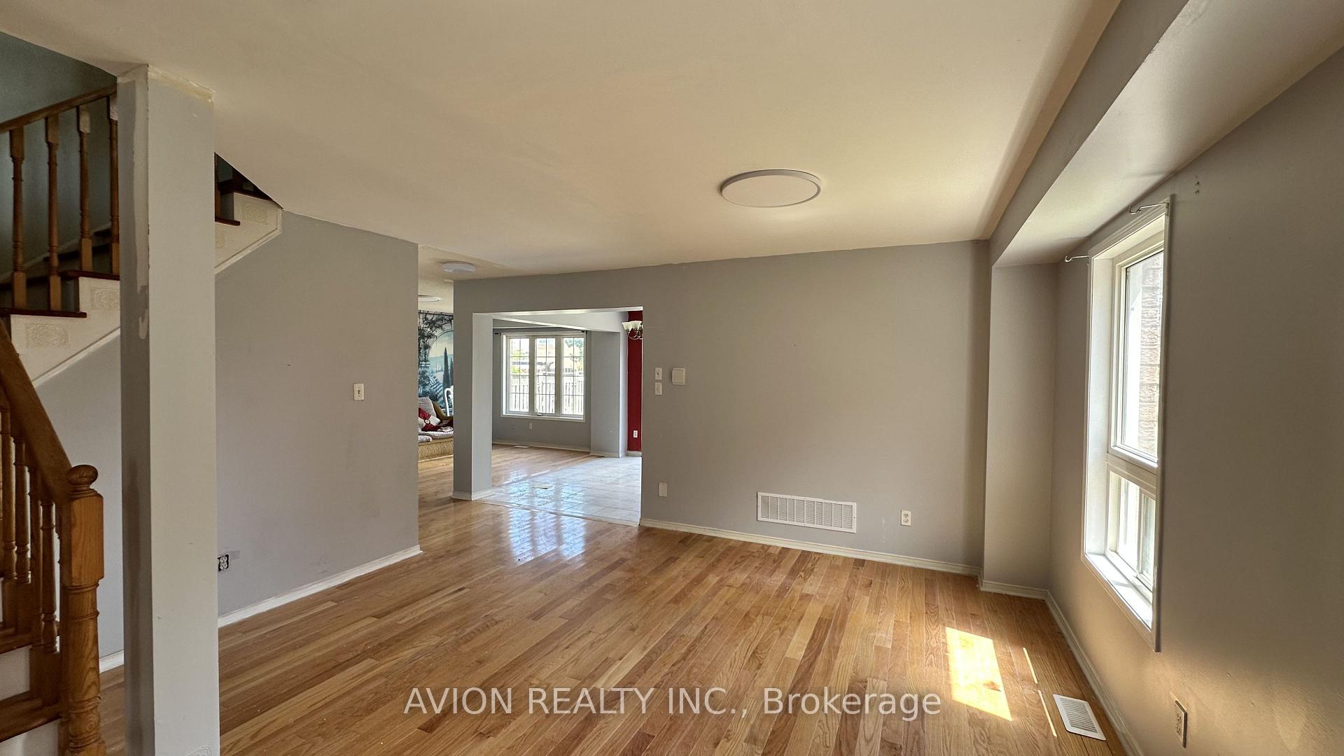 Photo 2 of 61 Crannyfield Drive, Brampton, Fletcher's Meadow — HOMEH