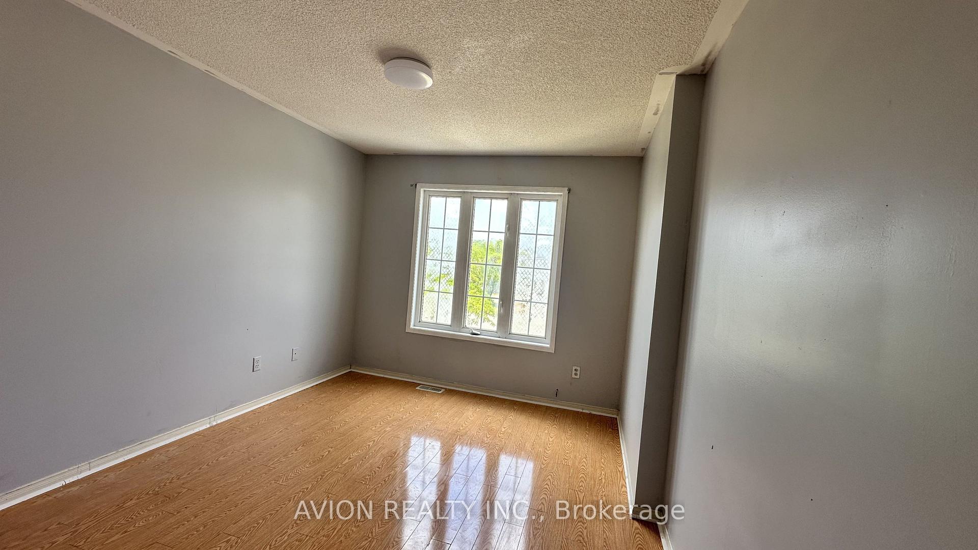 Photo 13 of 61 Crannyfield Drive, Brampton, Fletcher's Meadow — HOMEH