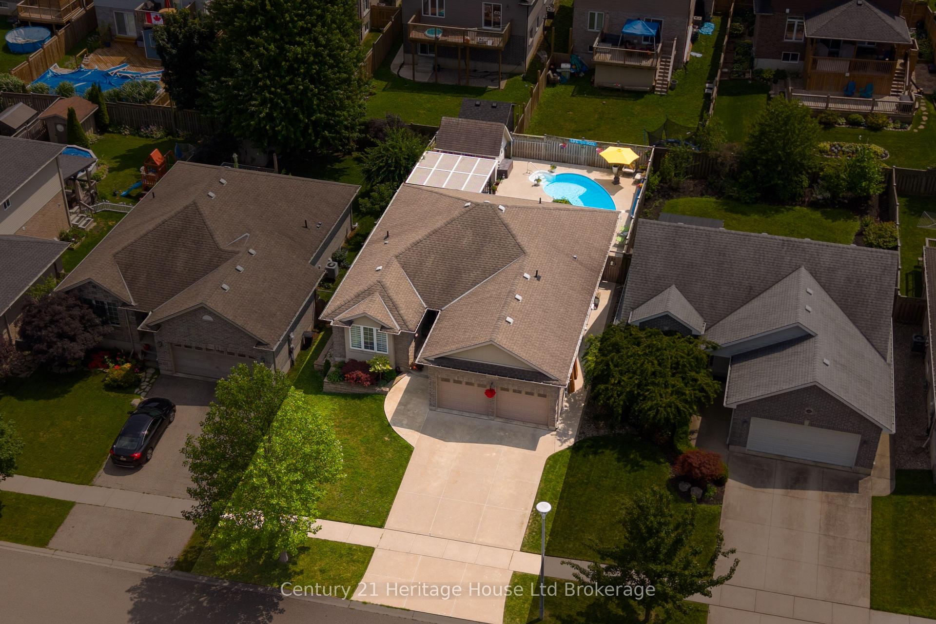Photo of 150 Forestway Trail