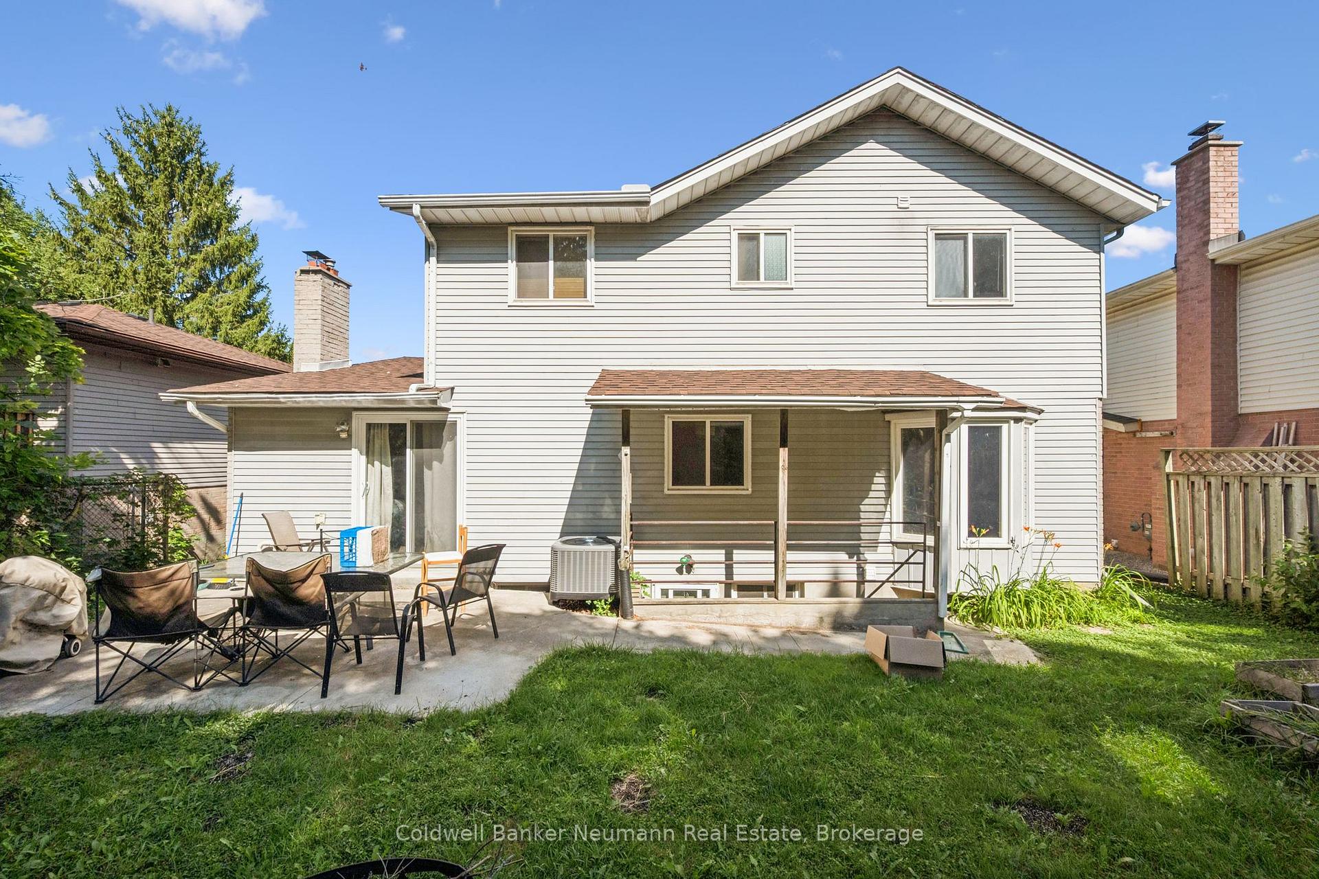 Photo 4 of 3 Quaiser Court, Guelph, Kortright West — HOMEH
