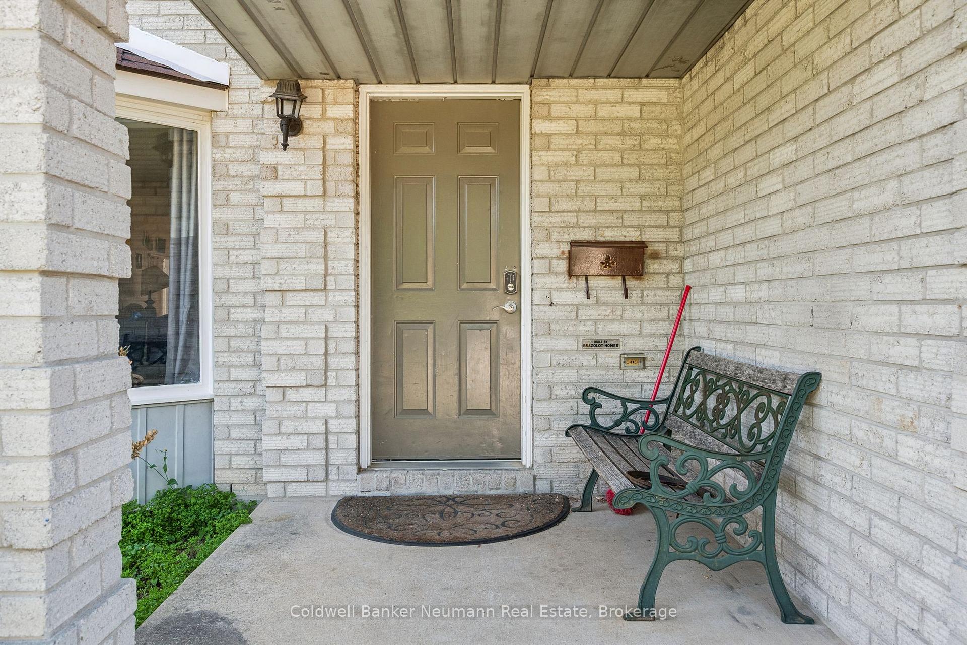 Photo 6 of 3 Quaiser Court, Guelph, Kortright West — HOMEH